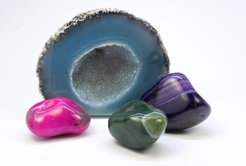 belazeriet agaat gekleurd