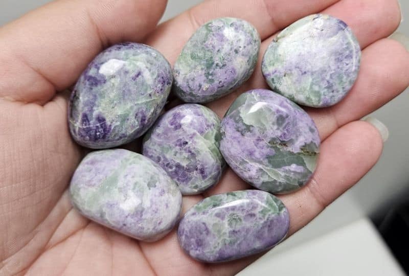 bolivianiet trommelstenen - elke steen